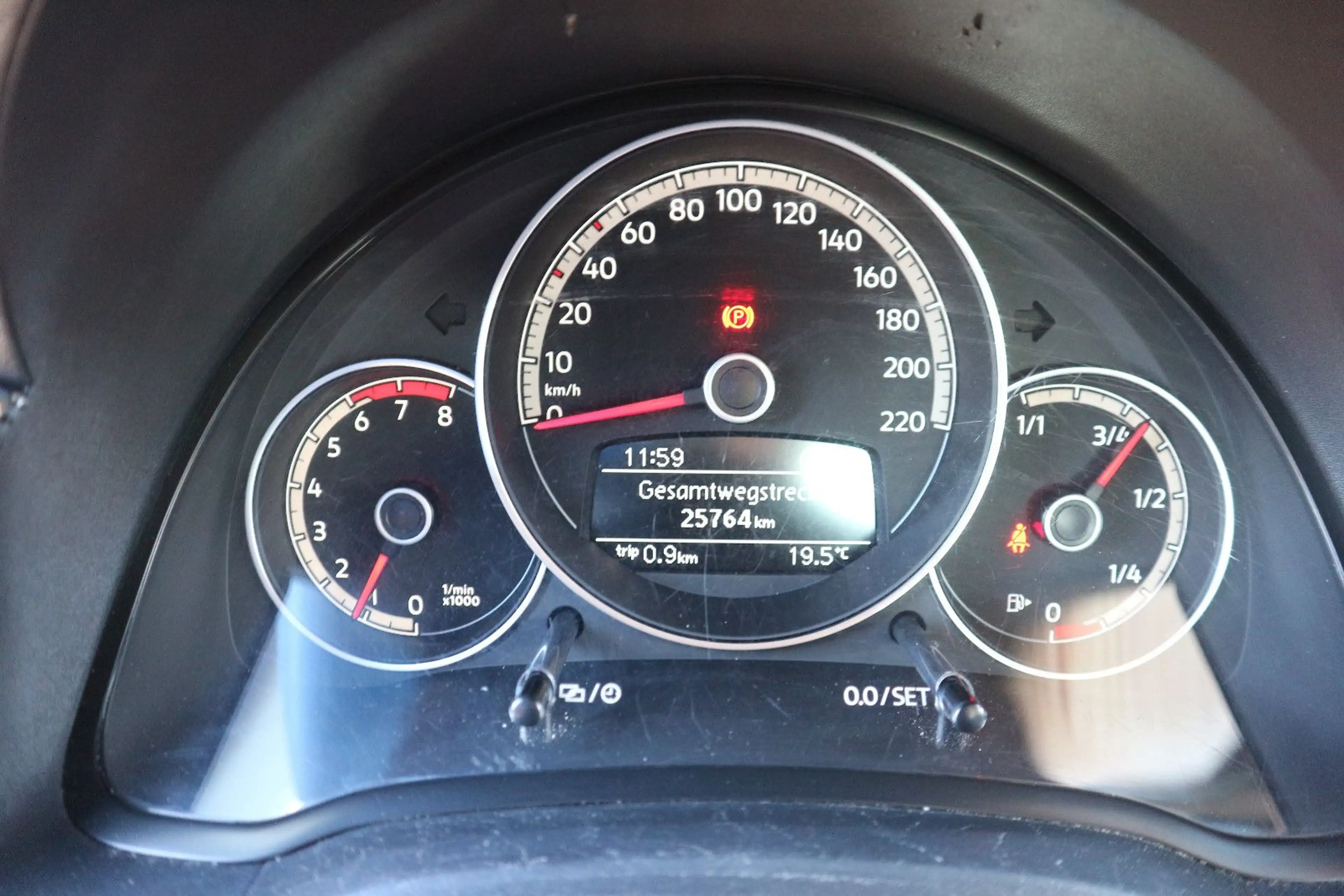 Volkswagen up! 1.0 MPI Klima 4-Türer Kamera PDC SHZ — photo 11