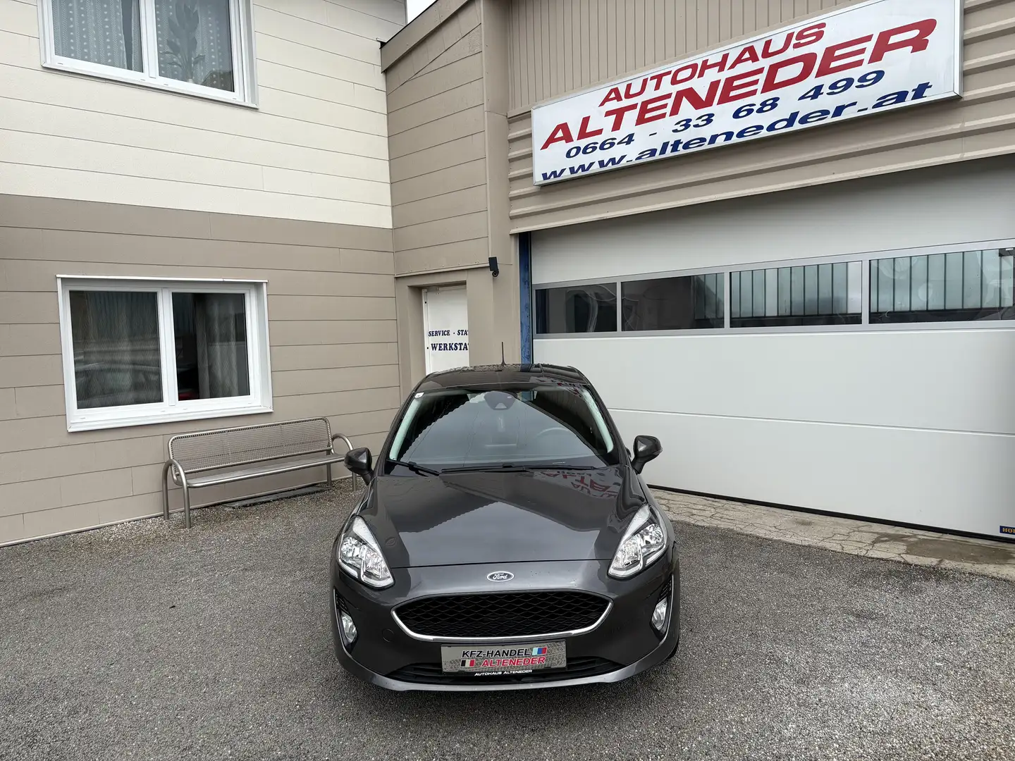 Ford Fiesta Trend 1,1 *1.BESITZ*WINTER-PAKET*WENIG KM* Grau - 2