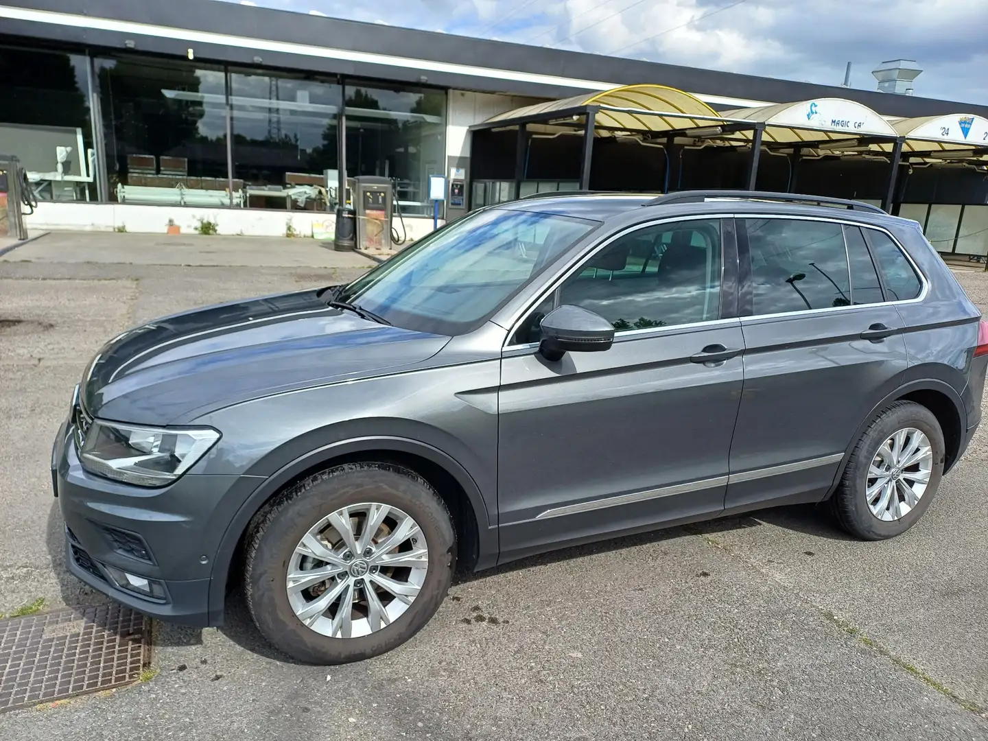 Volkswagen Tiguan 1.5 TSI ACT OPF DSG Comfortline - 2