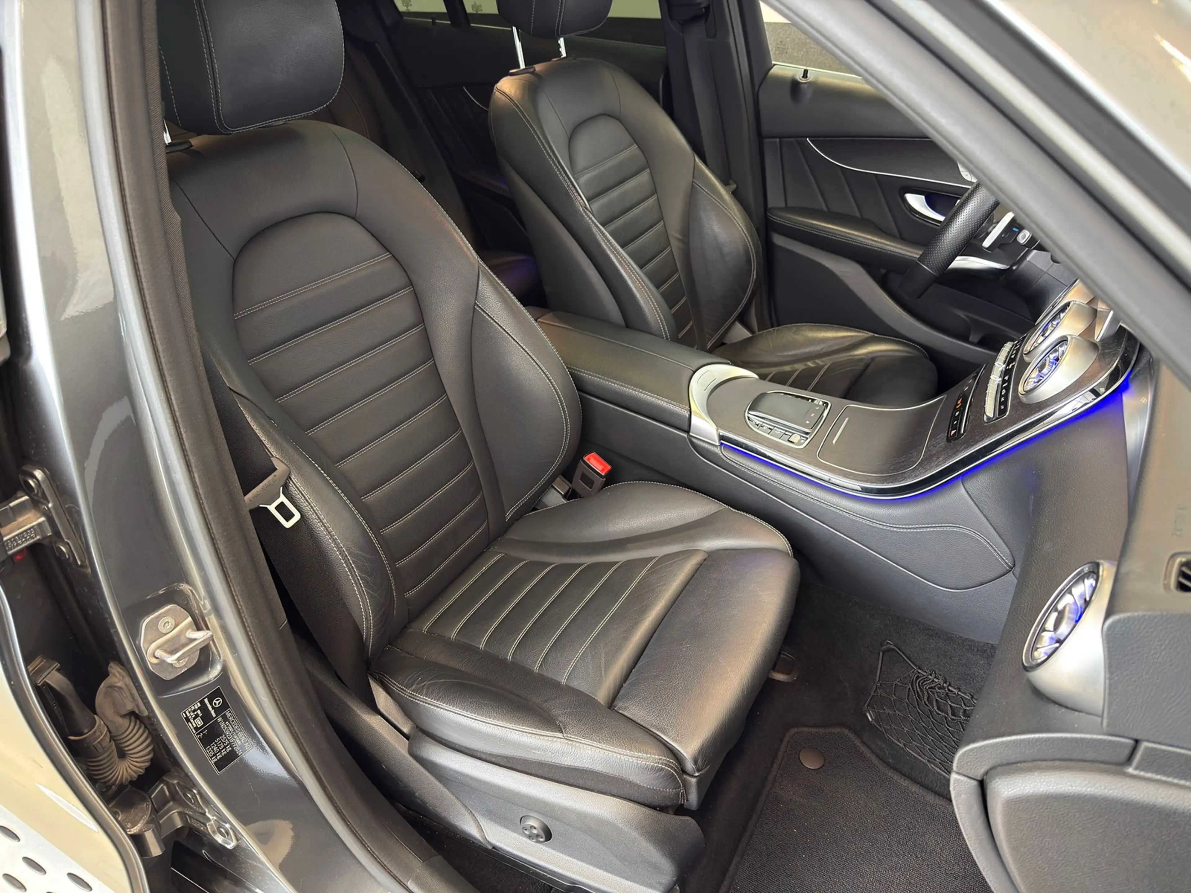 Mercedes-Benz GLC 400 d 4M AMG-Line AHK Distronic Panorama — photo 9