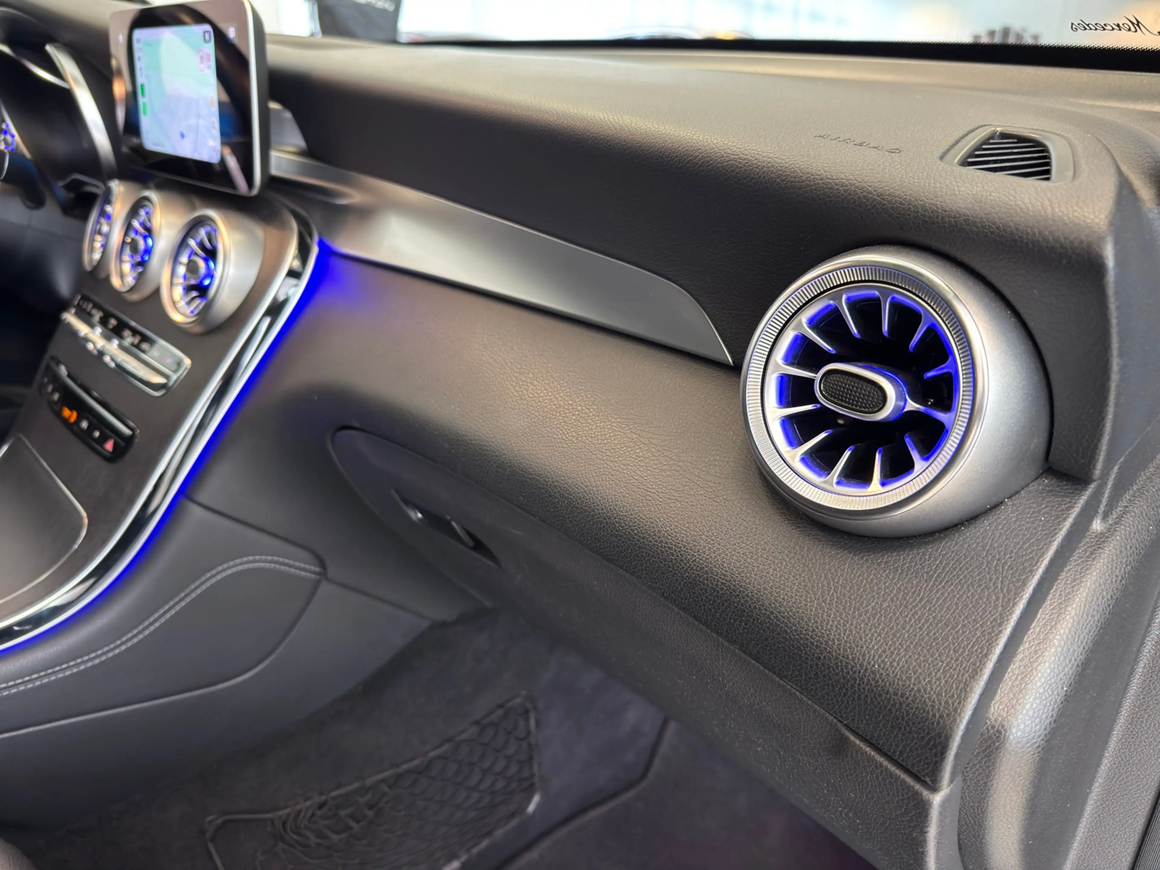Mercedes-Benz GLC 400 d 4M AMG-Line AHK Distronic Panorama — photo 15