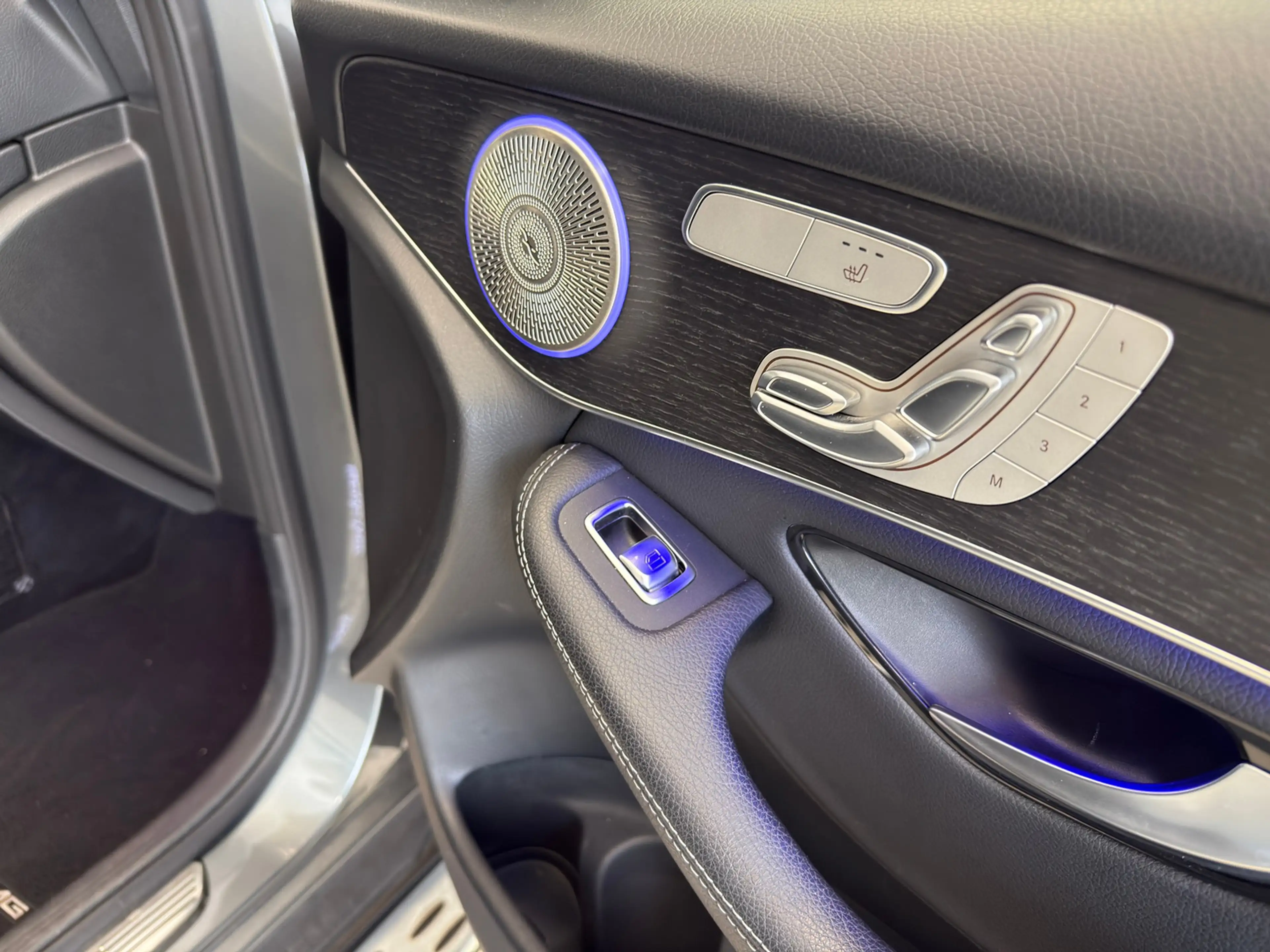 Mercedes-Benz GLC 400 d 4M AMG-Line AHK Distronic Panorama — photo 14