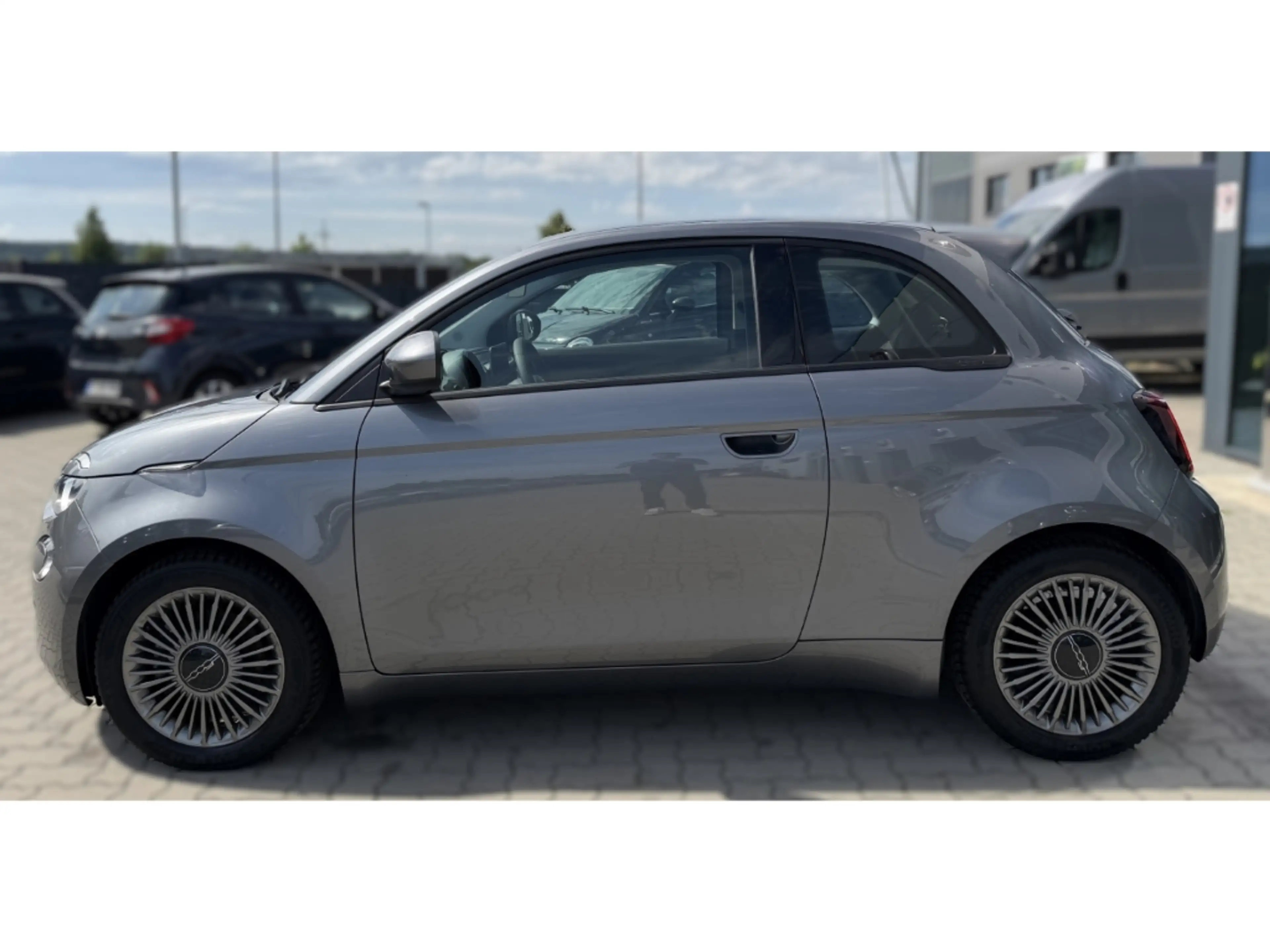 Fiat 500e Icon *Klimaanlage *AppleCarPlay *Android Auto — photo 4