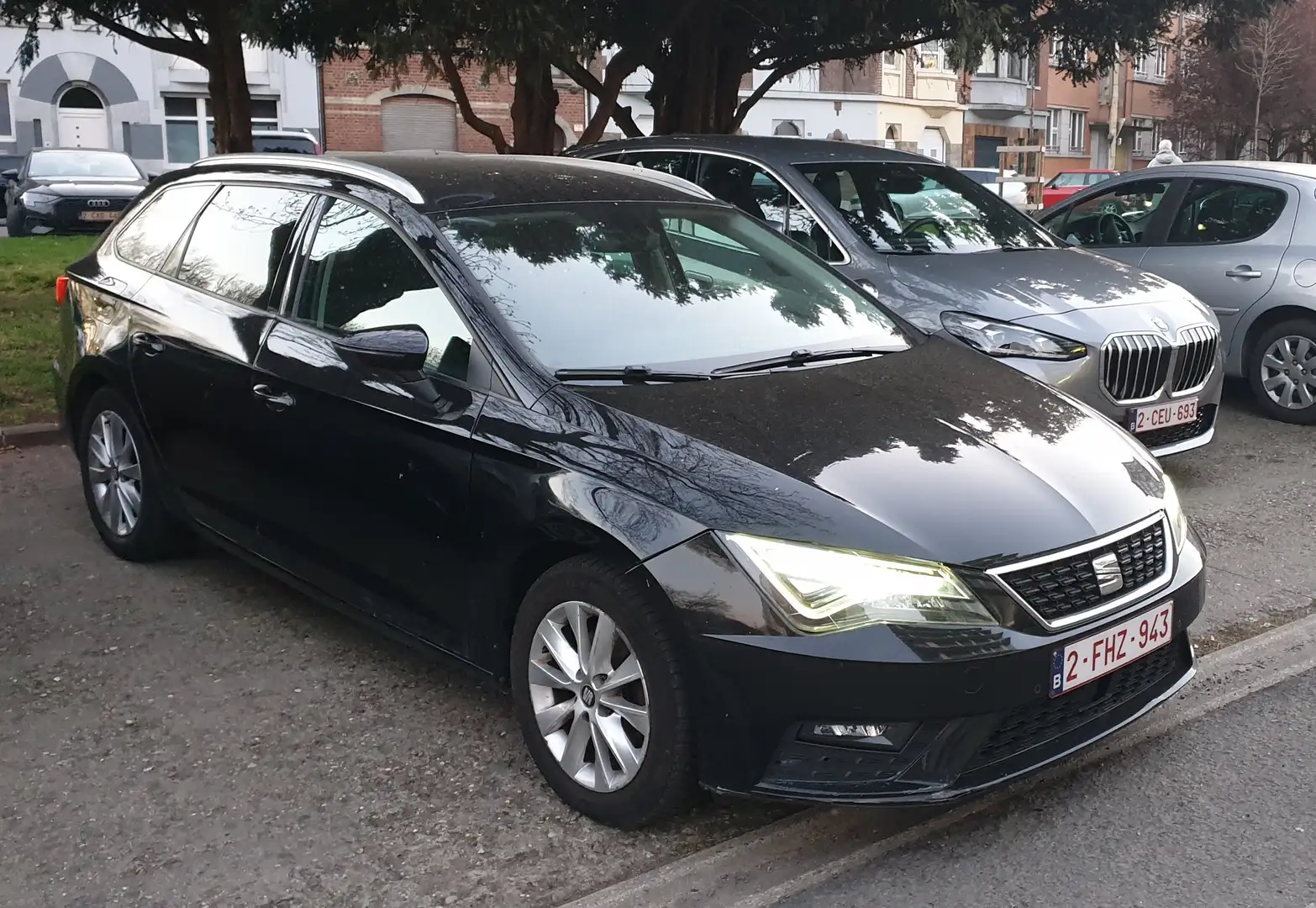 SEAT Leon Leon ST 1.6 CR TDi Style Zwart - 1