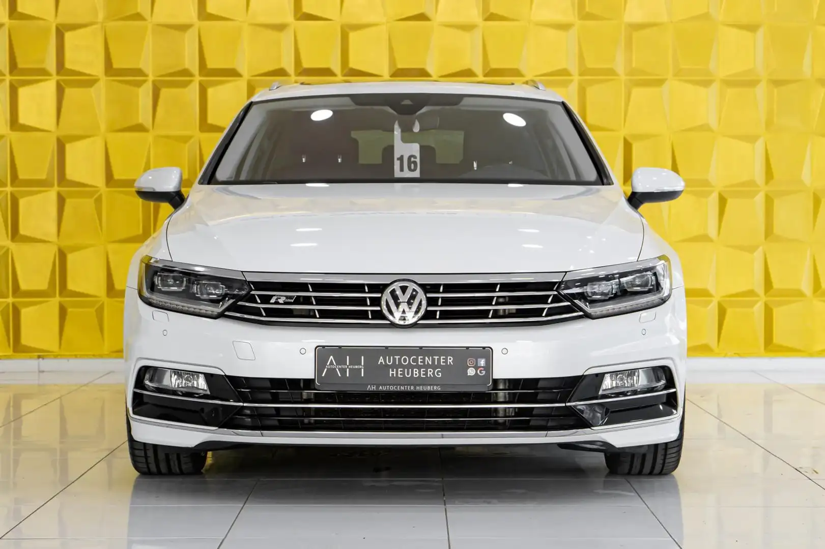 Volkswagen Passat 2.0TDI R LINE*HIGHLINE*VOLL! Blanc - 2