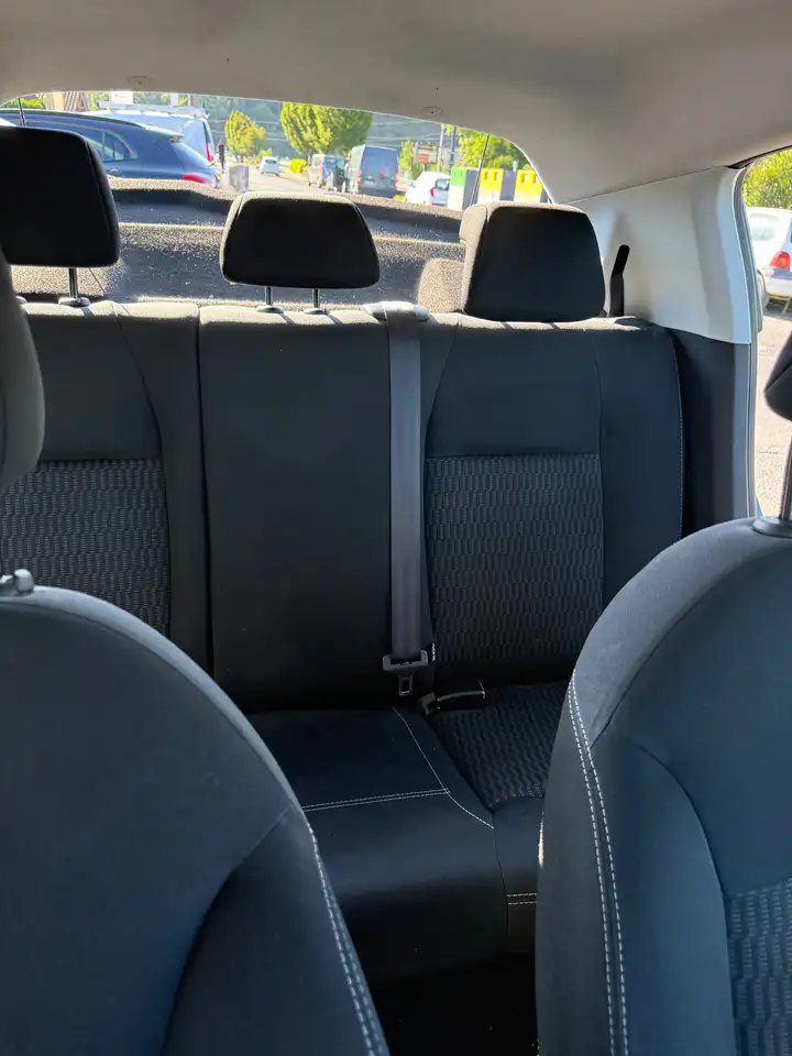 Peugeot 208 208 — photo 4