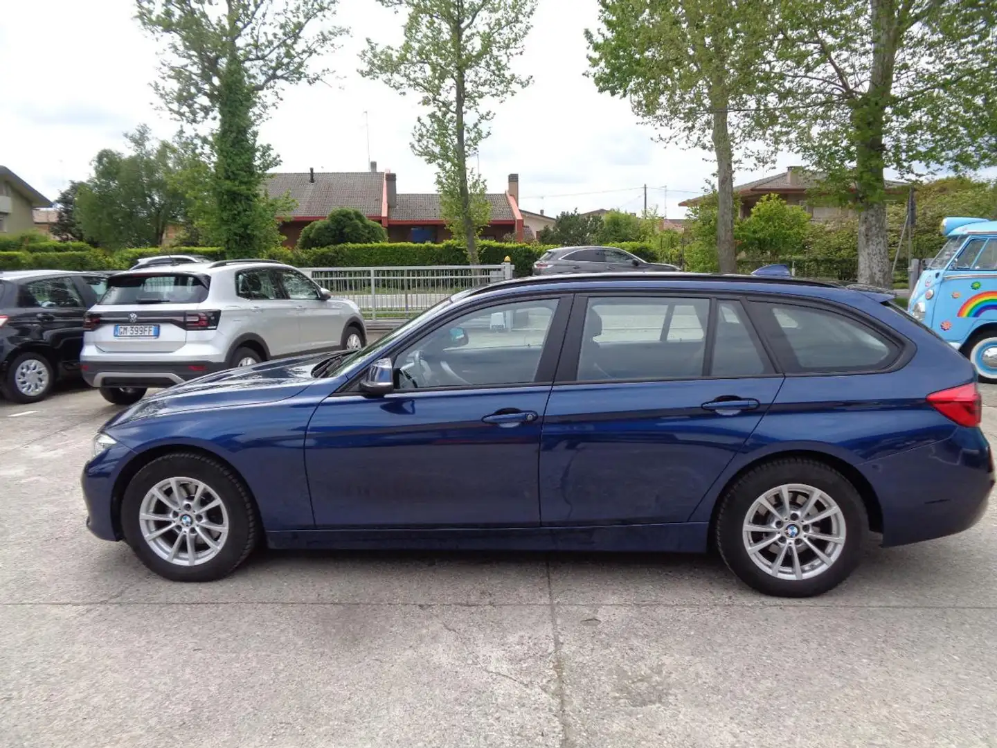 BMW 320 d xDrive Touring Business Advantage Bleu - 2
