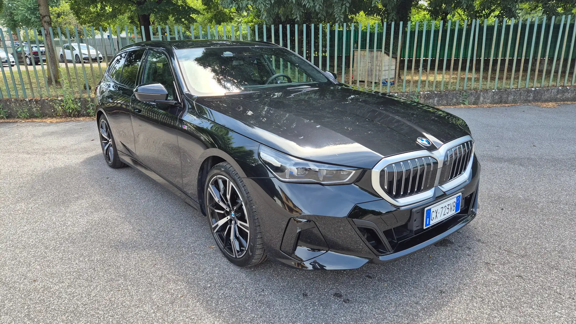 BMW 520 d 48V xDrive Touring M SPORT Nero - 2