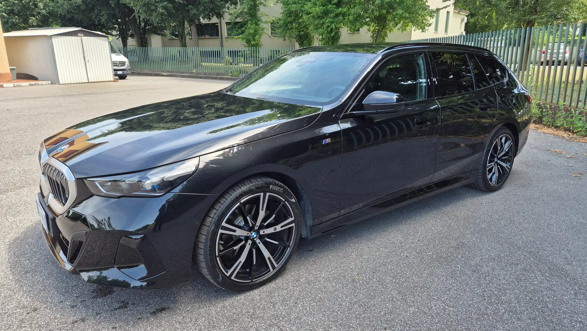 BMW 520 d 48V xDrive Touring M SPORT Nero - 1