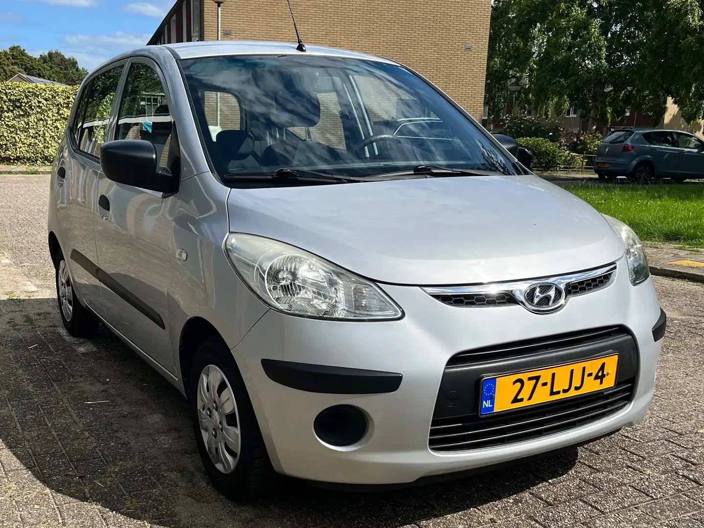 Hyundai i10 i10 1.1 Active Grijs - 2