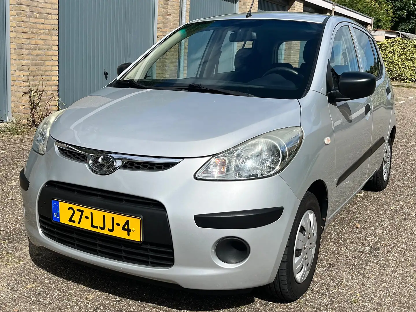 Hyundai i10 i10 1.1 Active Grijs - 1