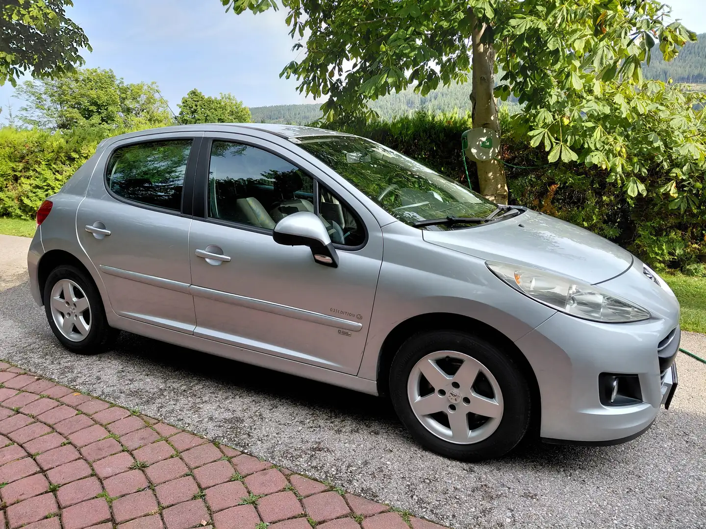 Peugeot 207 207 Ö3-Edition 1,4 16V VTi Ö3-Edition Silber - 1
