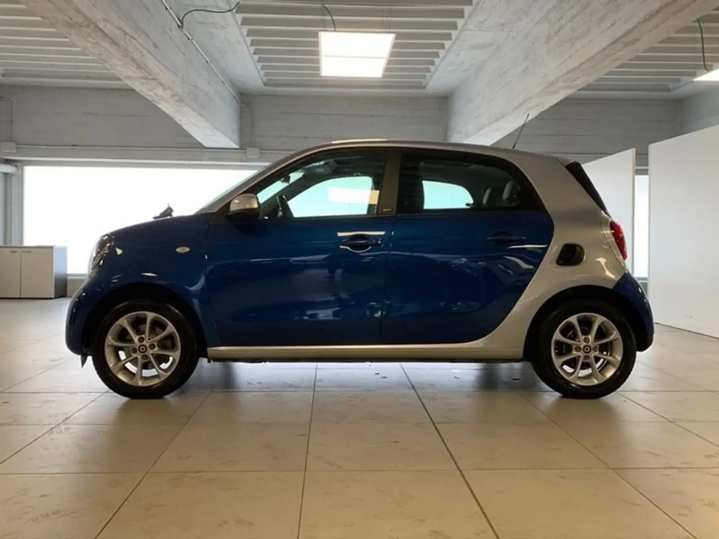 smart forFour 70 1.0 52kW passion Blu/Azzurro - 2