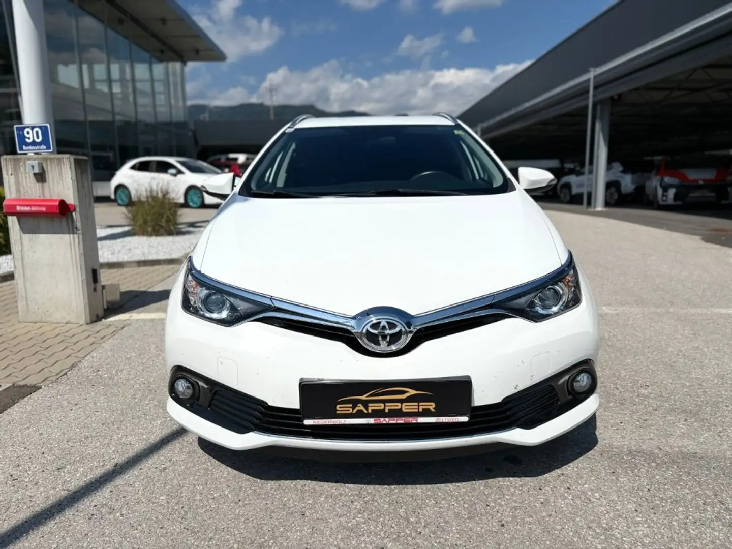 Toyota Auris 1,2T Touring Sports Active`15 Blanc - 2