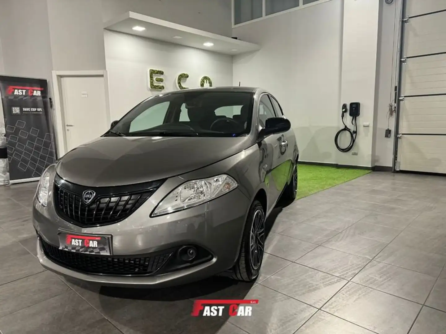 Lancia Ypsilon 1.0 FireFly 5 porte S&S Hybrid Platino Grau - 1