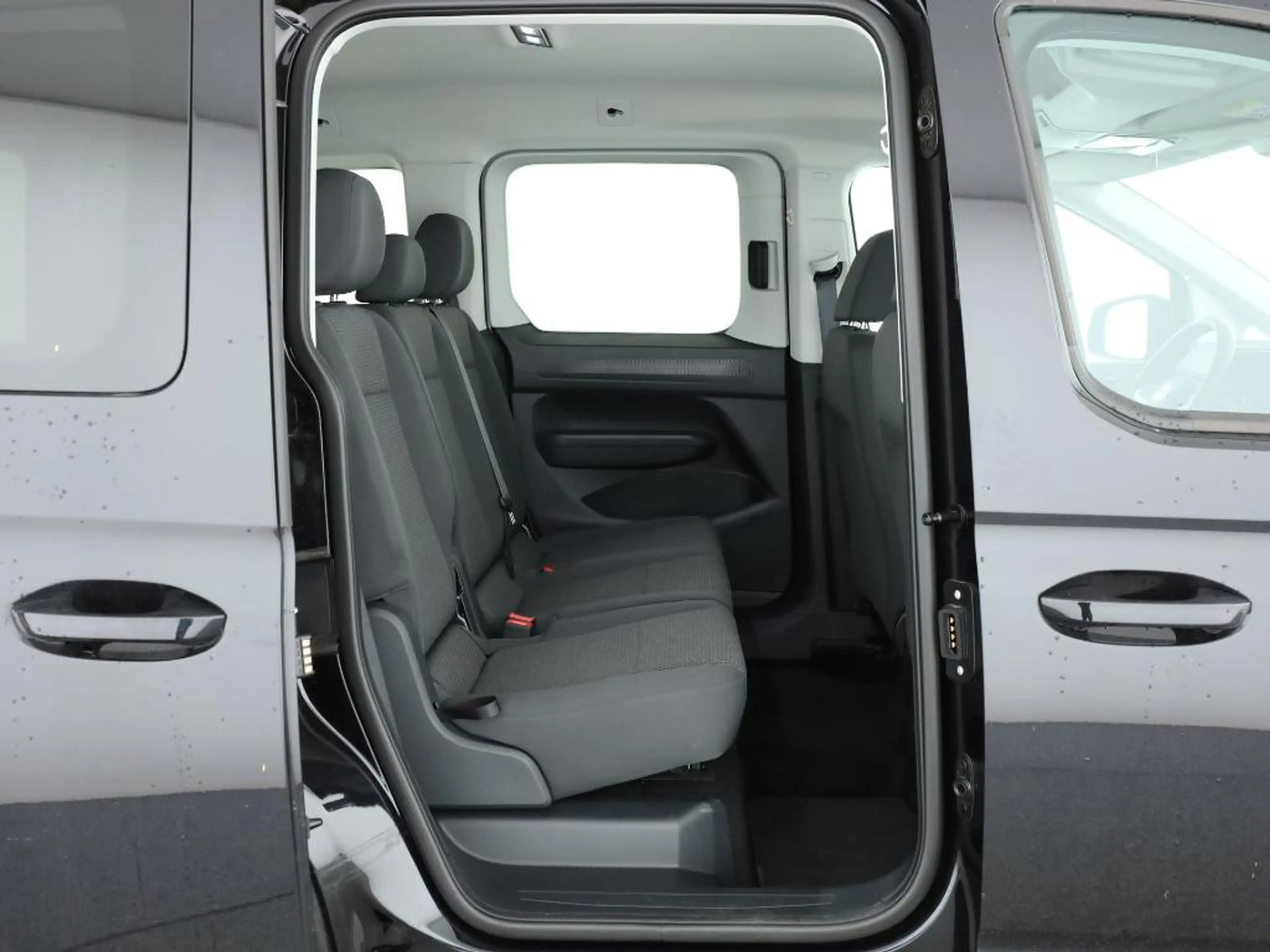 Volkswagen Caddy 1.5 TSI eHybrid KR *Vorb.AHK*ISO*KEYLESS — photo 8