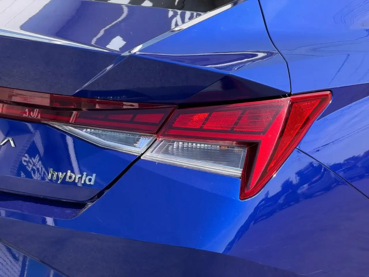 Hyundai ELANTRA fotografie Hyundai ELANTRA