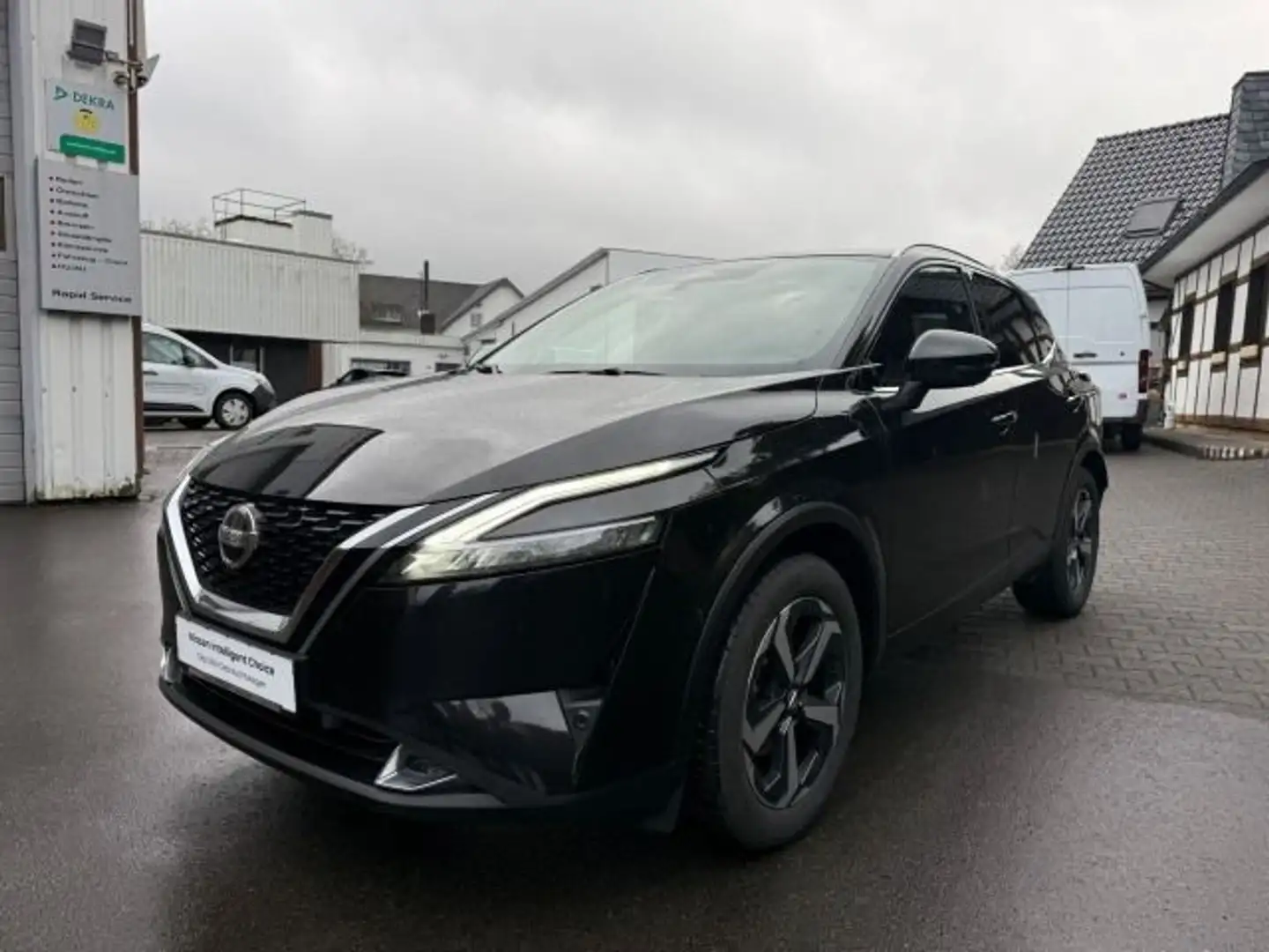 Nissan Qashqai 1.3 DIG-T N-Connecta Winter HUD AHK Schwarz - 2