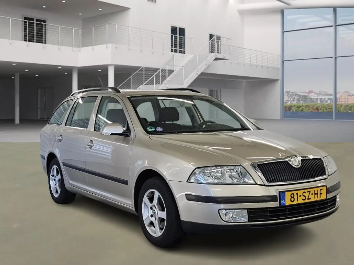 Skoda Octavia Combi 1.6 Ambiente LPG AIRCO TREKHAAK 2 X SLEUTELS Beige - 2