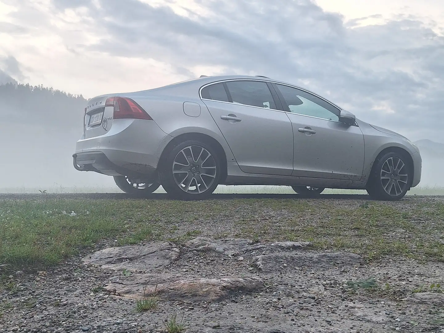 Volvo S60 D3 Summum Geartronic Aut. Silber - 1