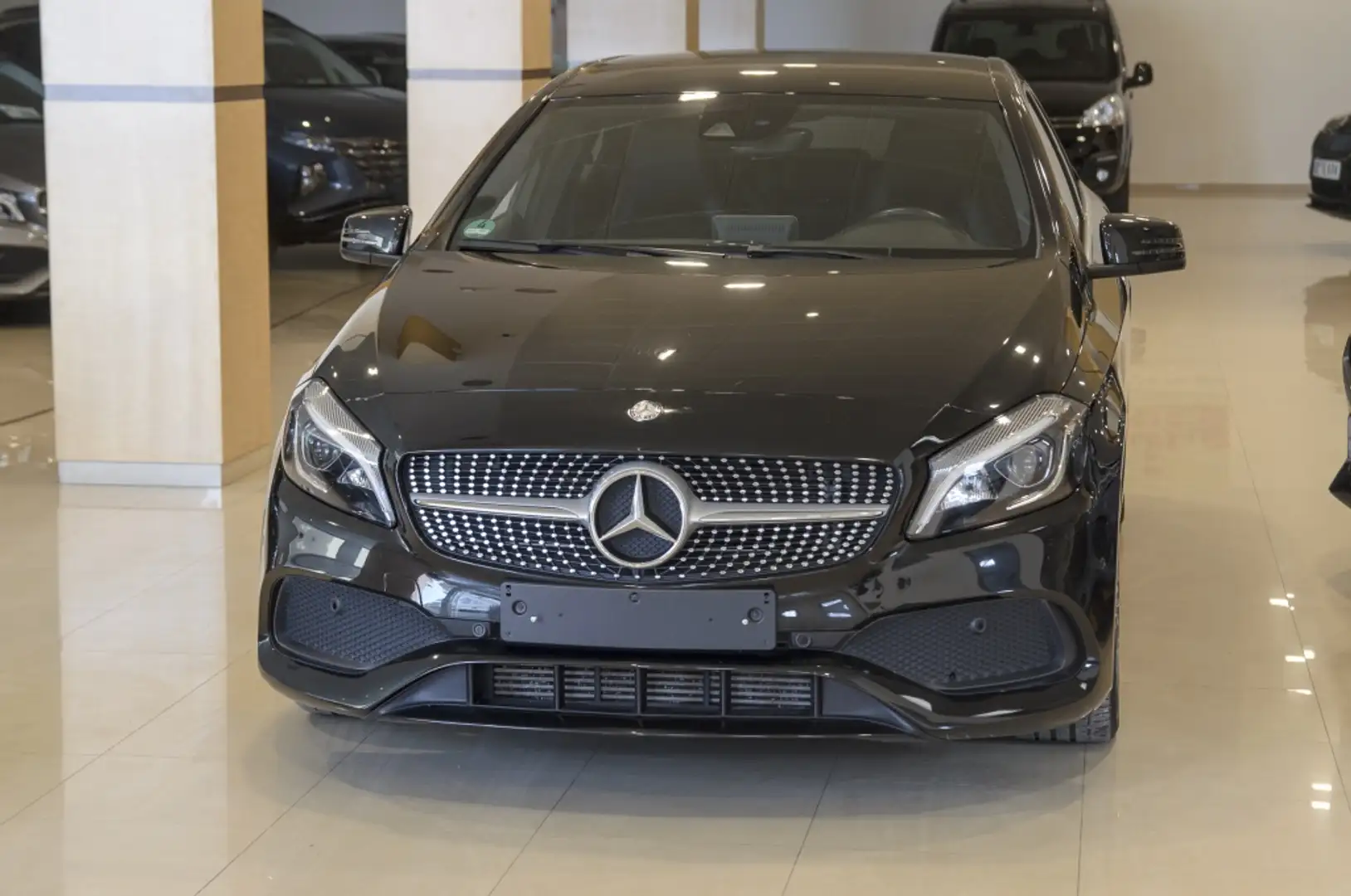 Mercedes-Benz A 200 200CDI BE AMG Line 7G-DCT Noir - 2