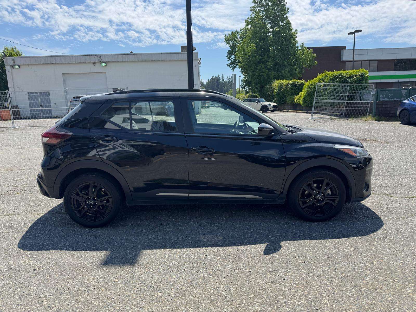 2023 Nissan Kicks — view 4