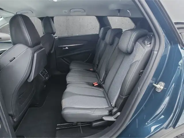 Peugeot 5008 view 8
