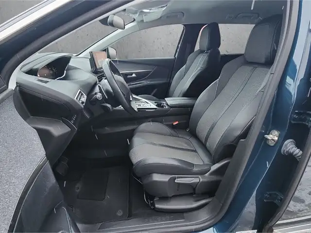 Peugeot 5008 view 9