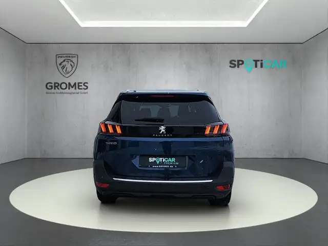 Peugeot 5008 view 4