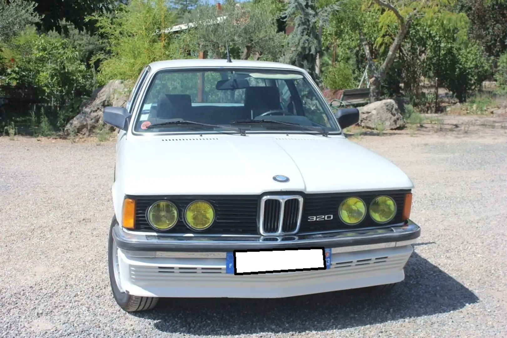BMW 320 BMW - 320 - 1982-105 Ch Blanc - 1