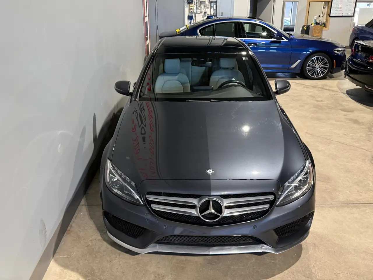 Mercedes-Benz C-Class снимка Mercedes-Benz C-Class