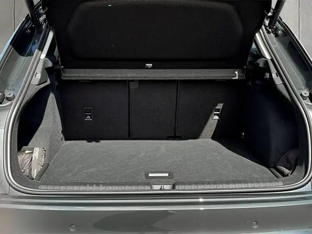Audi Q3 view 13