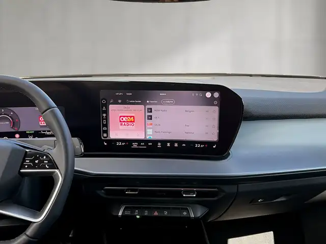 Audi Q3 view 10