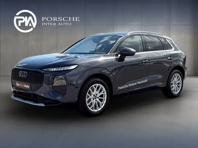 Audi Q3 main image