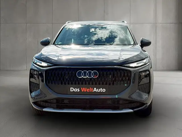Audi Q3 view 2