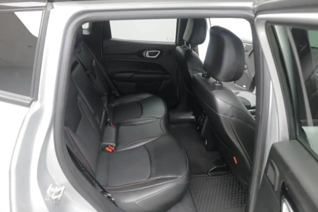 Jeep Compass снимка Jeep Compass