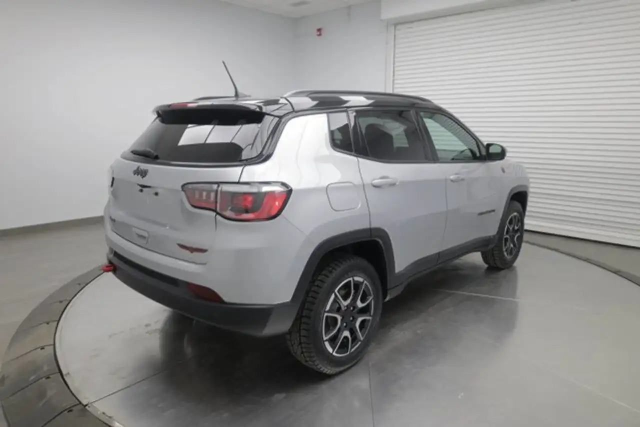 Jeep Compass снимка Jeep Compass