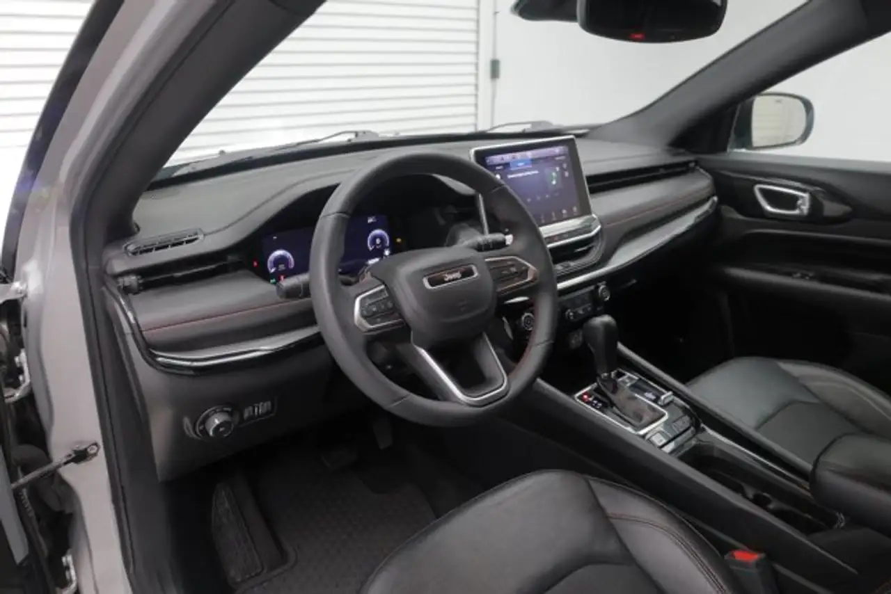 Jeep Compass снимка Jeep Compass