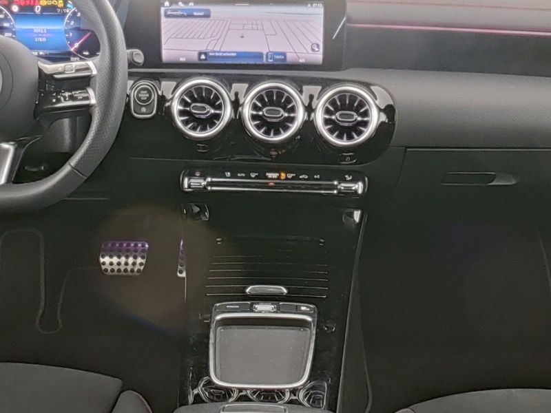 Mercedes-Benz CLA 180 Shooting Brake AMG|AMBIENTE|MBUX|SHZ|KAM — photo 7