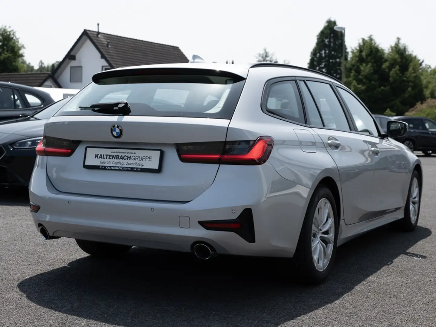 BMW 330 d Touring Advantage LED NAVI SHZ PDC Argent - 2
