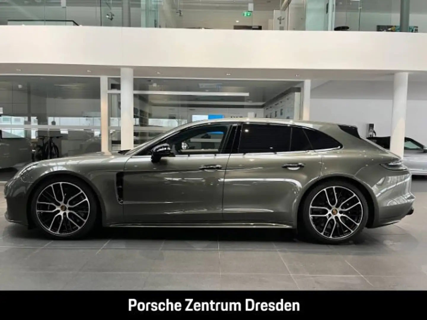 Porsche Panamera Turbo S Sport Turismo Grün - 2
