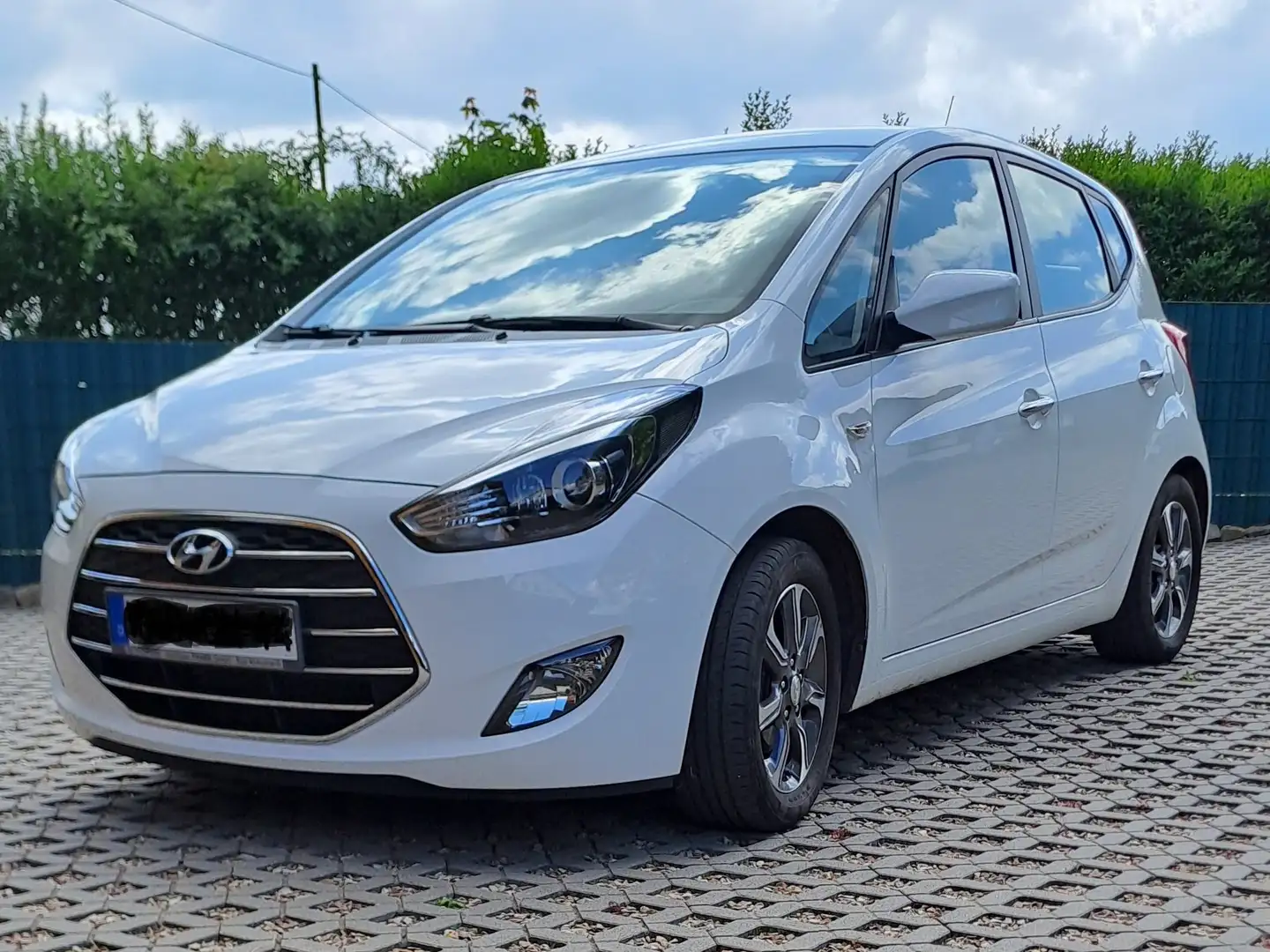 Hyundai iX20 ix20 1.4 blue Trend Weiß - 2