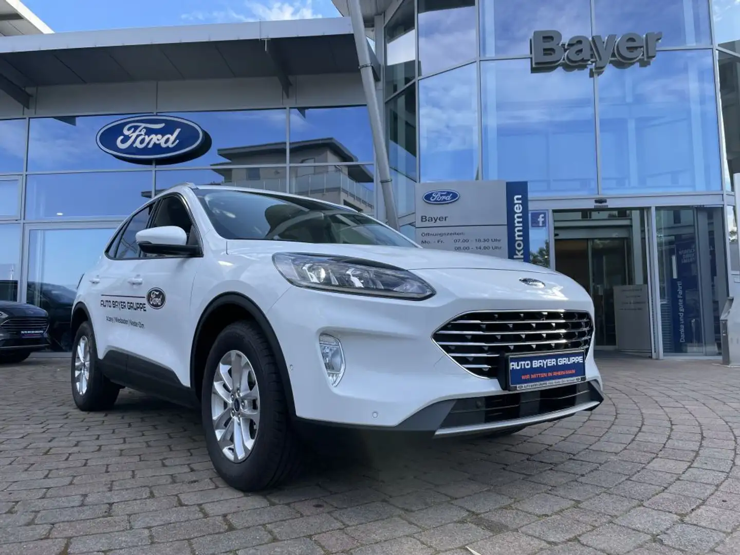 Ford Kuga 1.5 EcoBoost TITANIUM Wit - 1