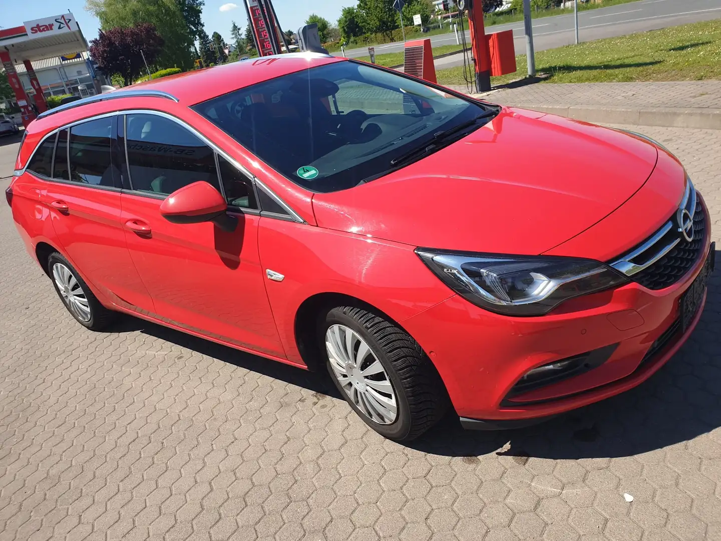 Opel Astra Innovation*TÜV-NEU*NAVI*REPARATUREN 4000 EURO* Rood - 1