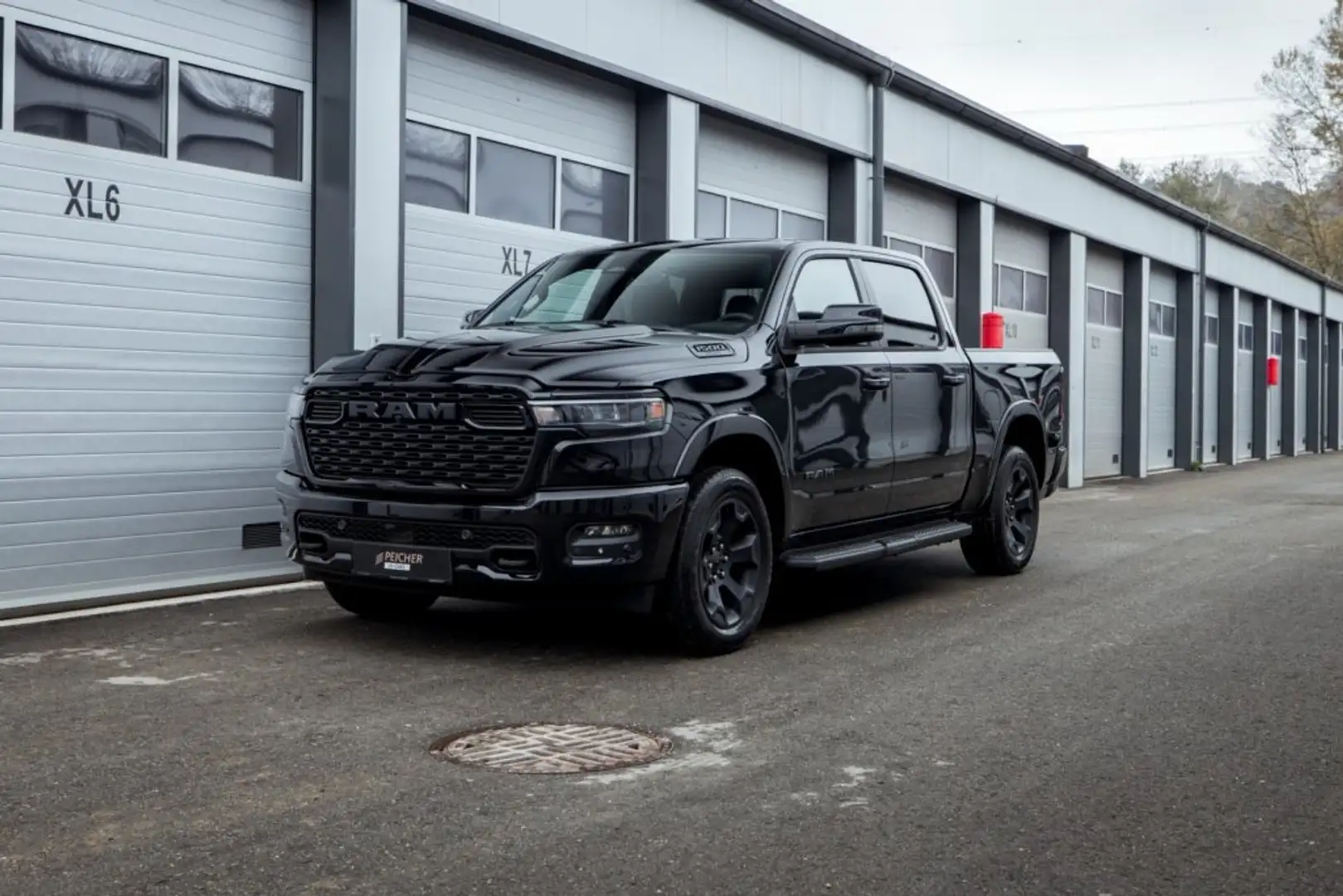 RAM 1500 Ram 1500 Big Horn Night Crew Cab 5'7''-Bed 4x4 Schwarz - 1