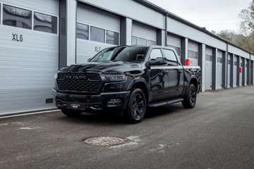 Ram 1500 Big Horn Night Crew Cab 5'7''-Bed 4x4