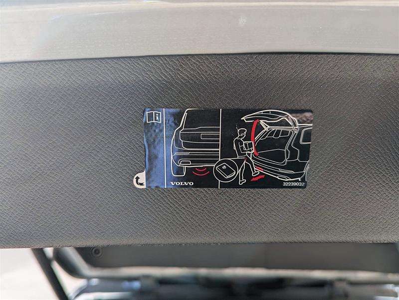 2024 Volvo XC90 B6 Core | 7 Pass | Climate | Low KM | Clean thumb 18