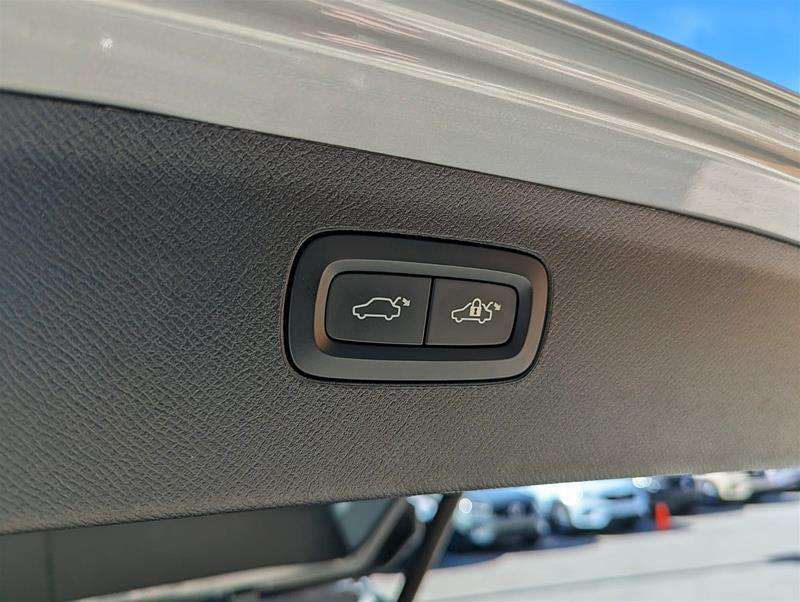 2024 Volvo XC90 B6 Core | 7 Pass | Climate | Low KM | Clean thumb 17