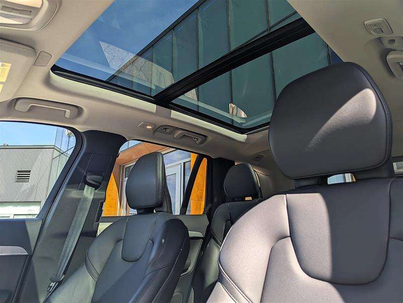 2024 Volvo XC90 B6 Core | 7 Pass | Climate | Low KM | Clean thumb 12