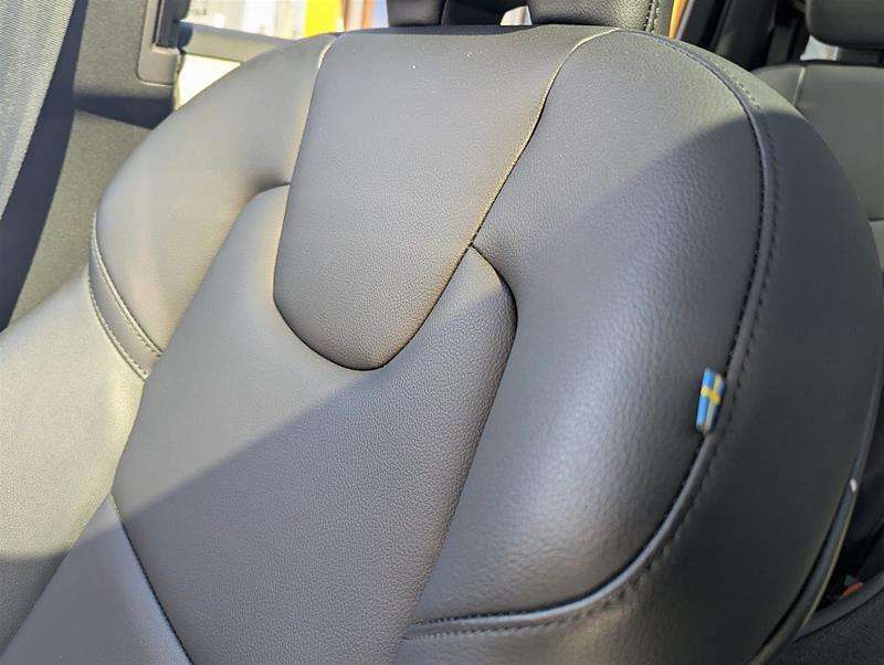 2024 Volvo XC90 B6 Core | 7 Pass | Climate | Low KM | Clean thumb 11